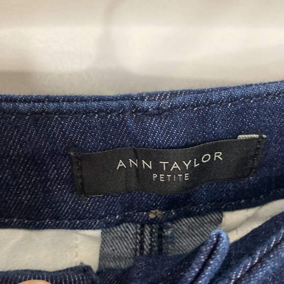 COPY - Ann Taylor dark wash cropped wide leg high- rise jean | size 6 petite - Picture 3 of 13